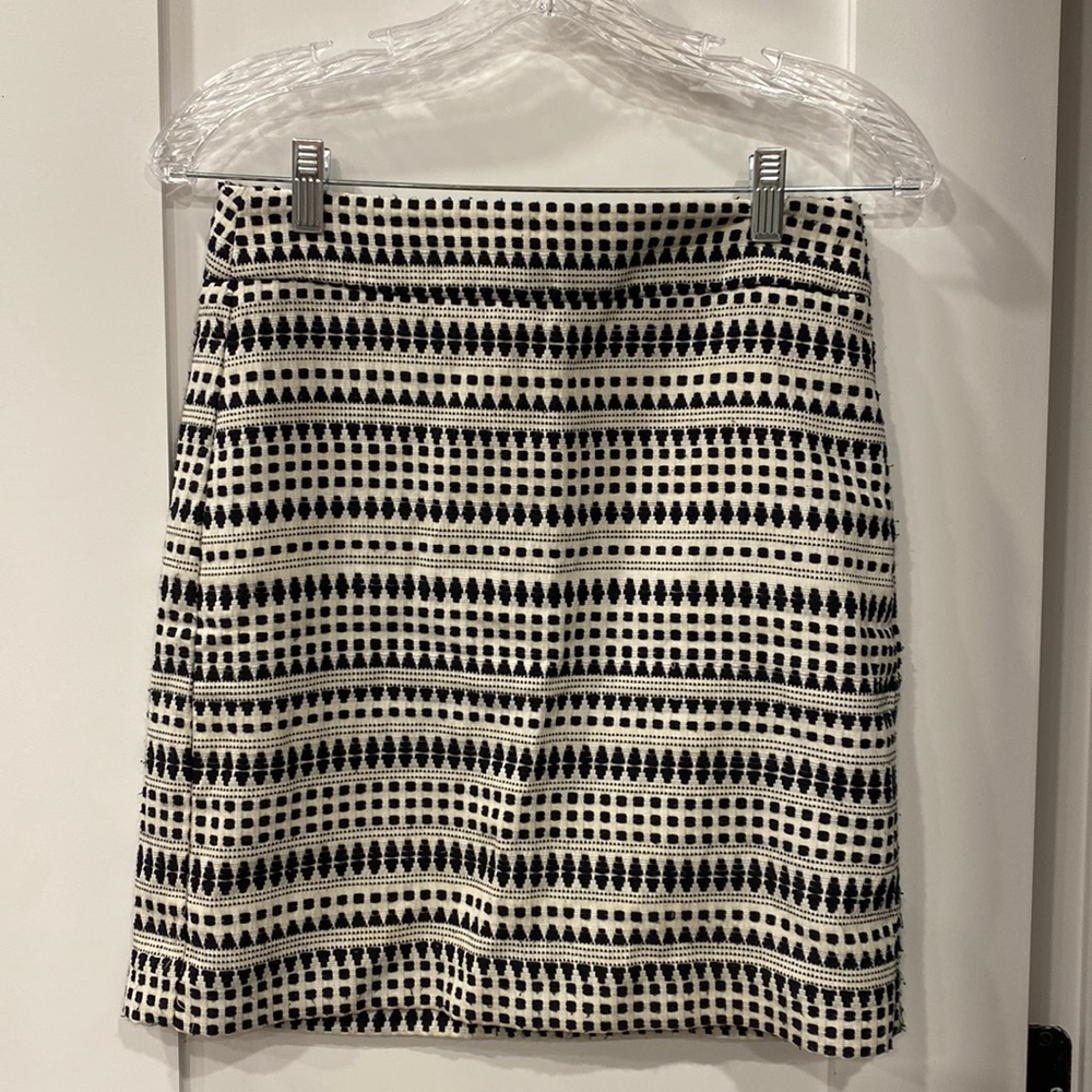 Loft Size 0 Petite Black & White Skirt